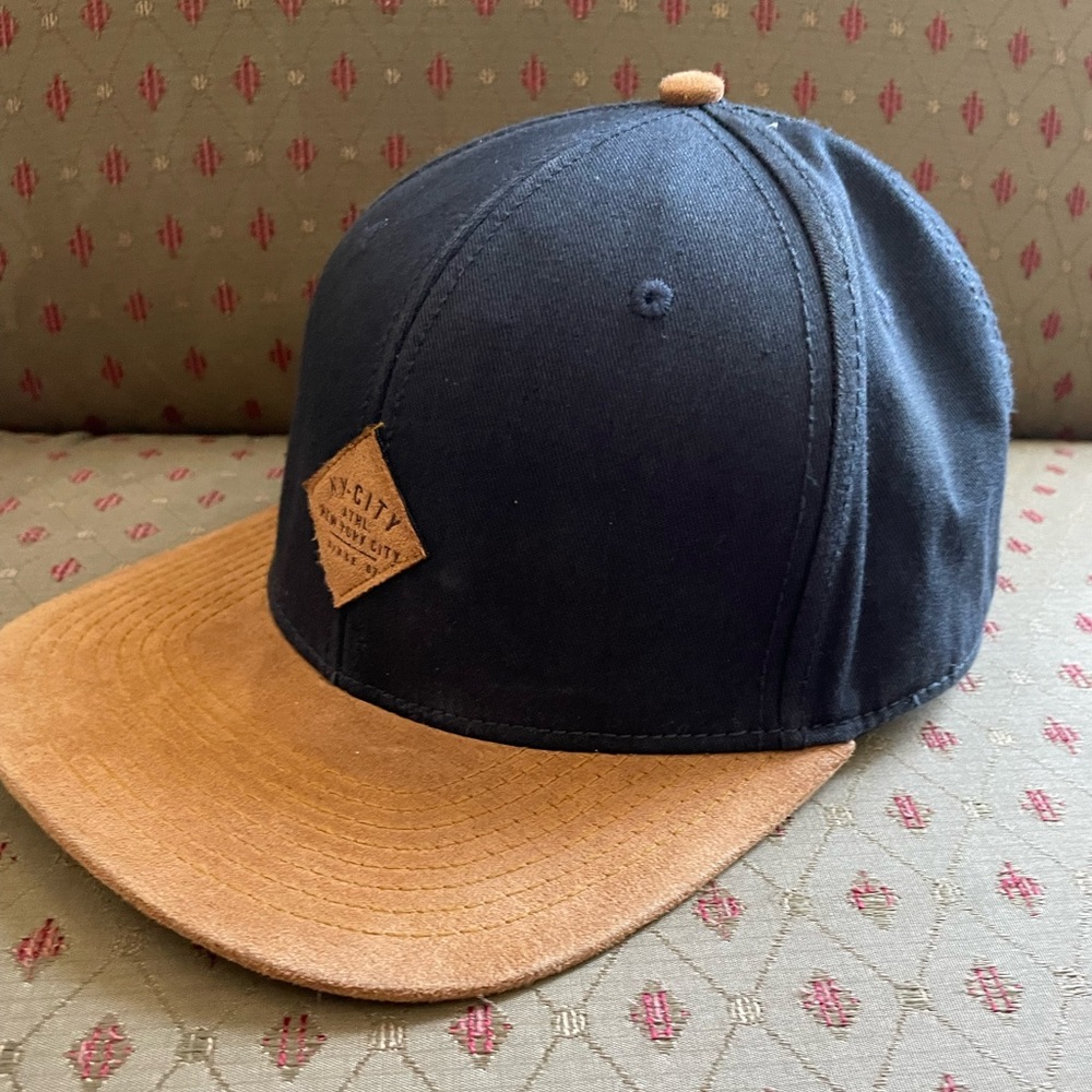 H&M Navy and Tan Hat